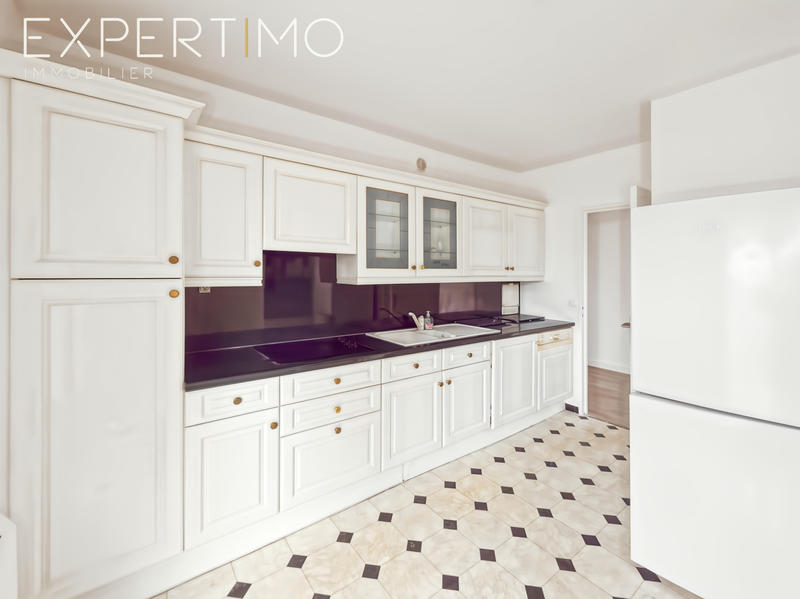 Appartement - 82 m² - 4 pièces