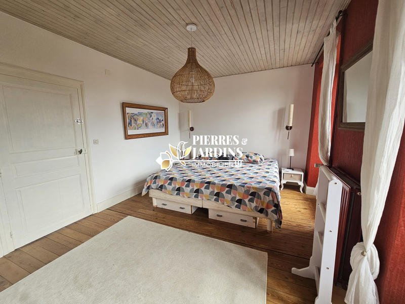 Maison ancienne - 250 m² - 8 pièces