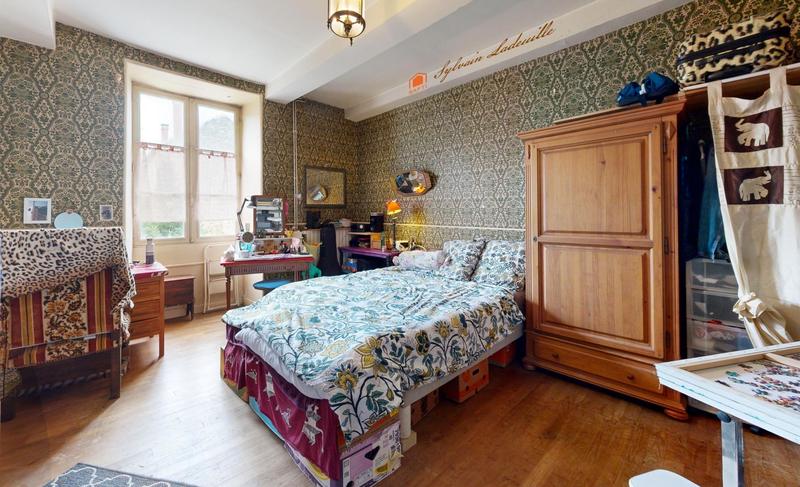 Maison - 330 m² - 9 pièces