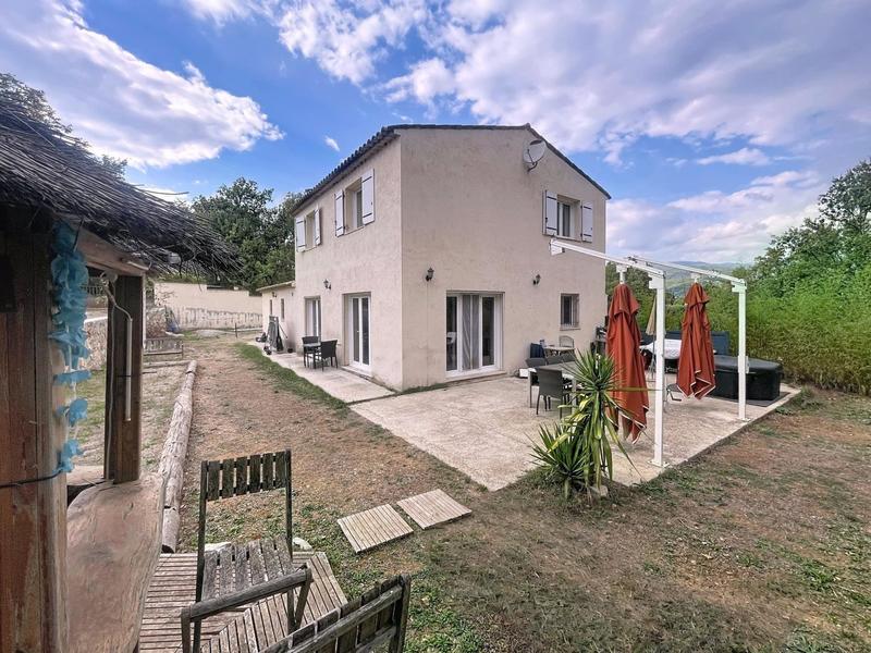Maison - 110 m² - 4 pièces