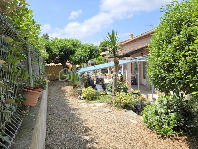 Villa - 300 m² - 8 pièces