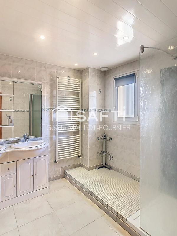 Maison - 143 m² - 6 pièces