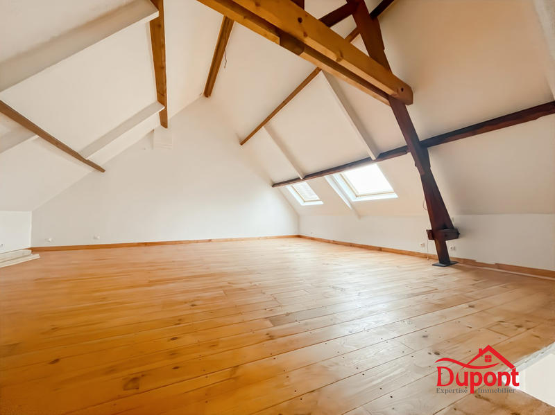 Maison - 249 m² - 7 pièces