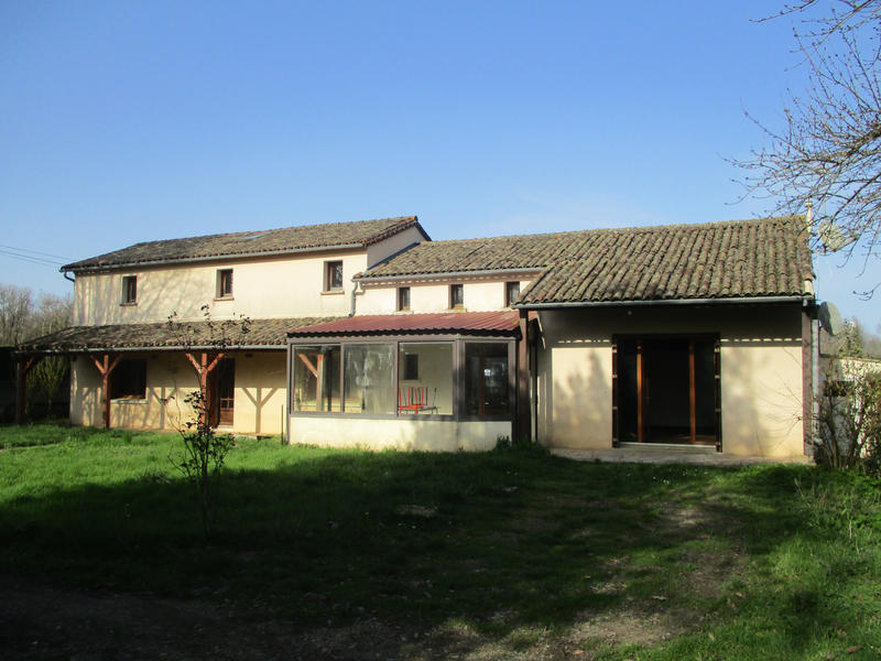 Maison - 138 m² - 7 pièces