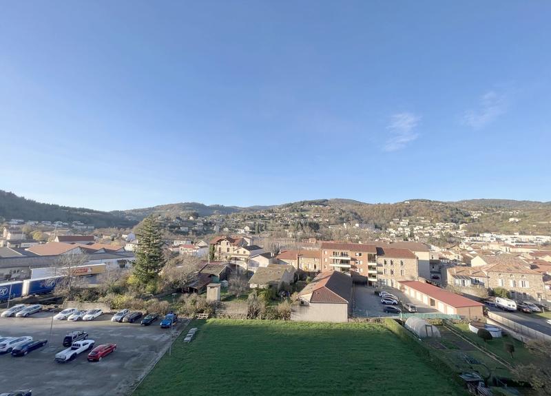 Maison - 104 m² - 7 pièces