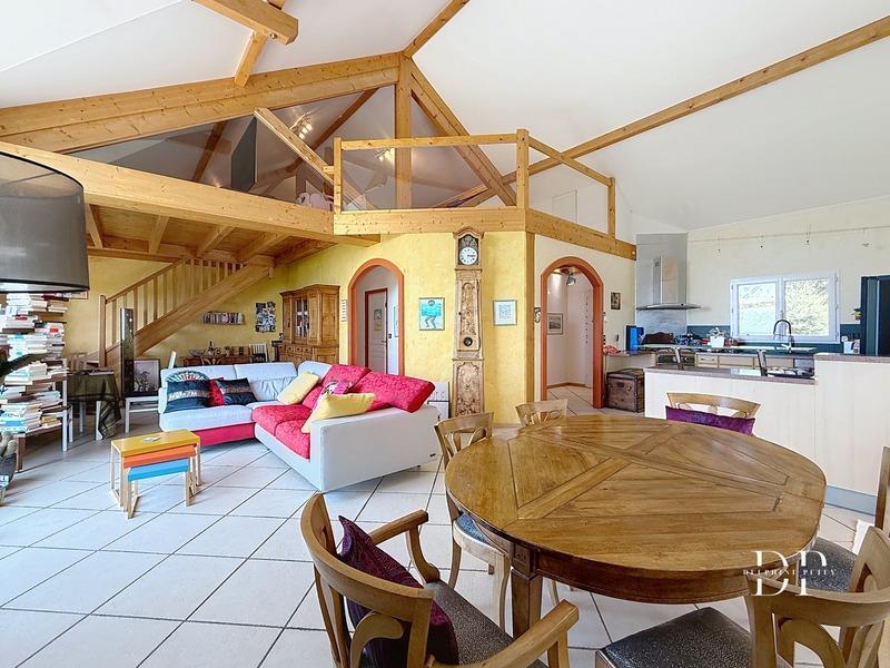 Maison - 222 m² - 5 pièces