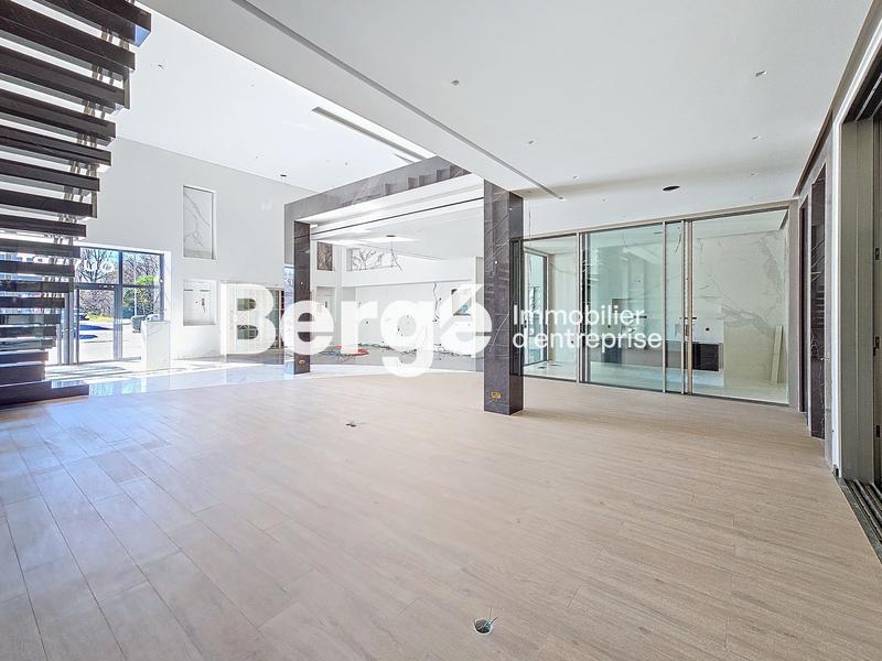 Local commercial - 213 m²