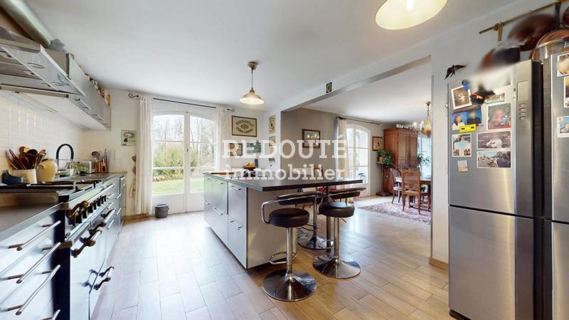 Propriété - 239 m² - 8 pièces
