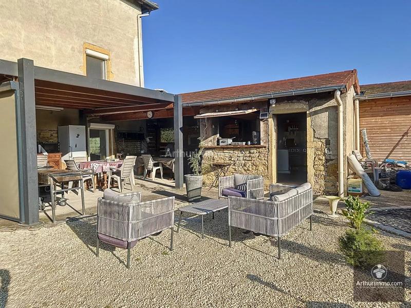 Maison - 205 m² - 6 pièces