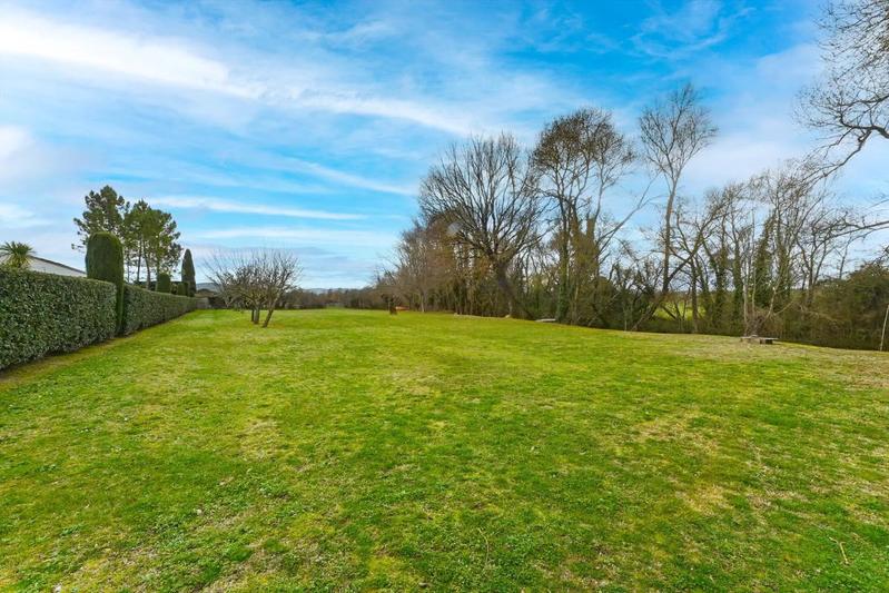 Mas - 339 m² - 12 pièces