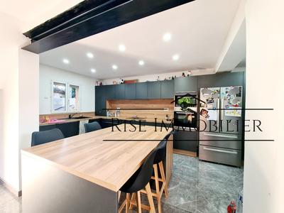 Maison - 93 m² - 4 pièces