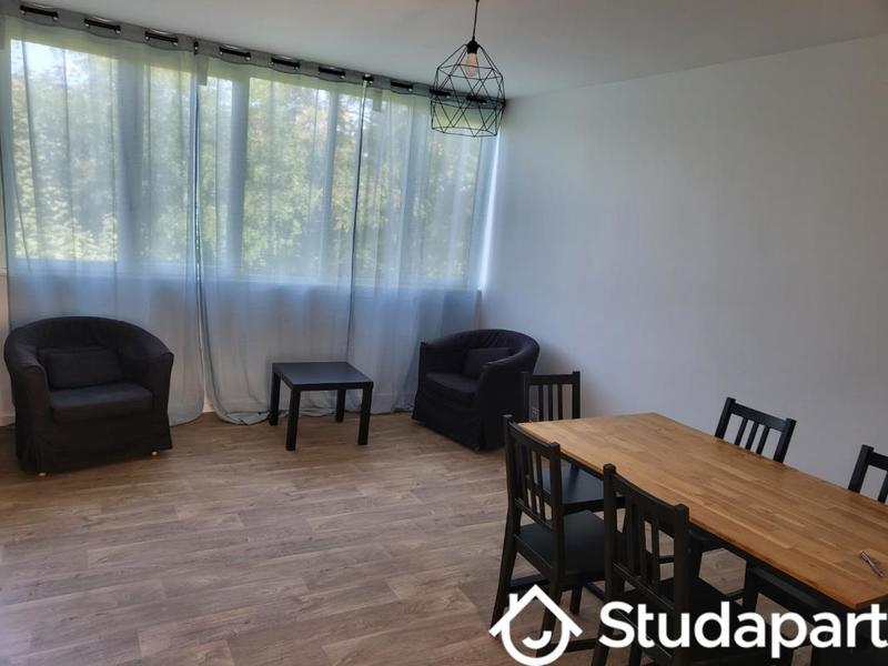 Chambre - 13 m² - 1 pièce