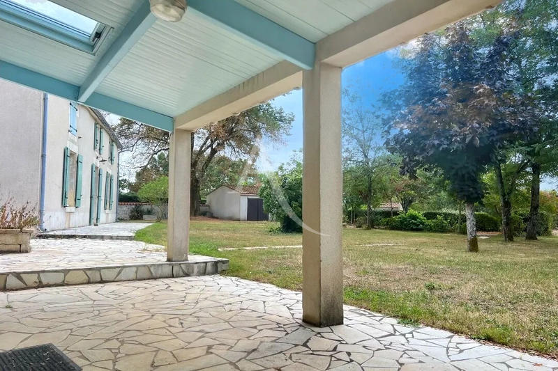 Maison - 200 m² - 9 pièces