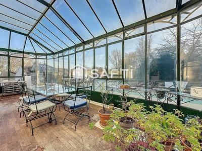 Maison de maîtres - 278 m² - 13 pièces