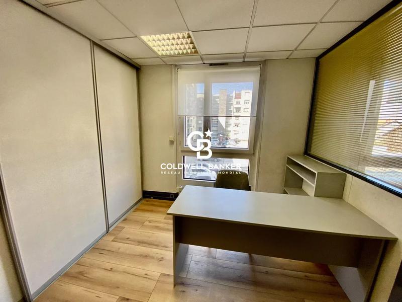 Bureau - 91 m² - 1 pièce