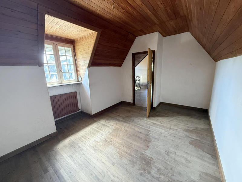 Maison - 264 m² - 15 pièces