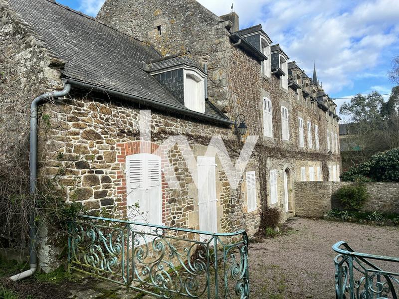 Maison - 306 m² - 9 pièces