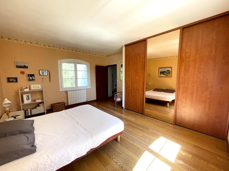 Maison - 224 m² - 7 pièces