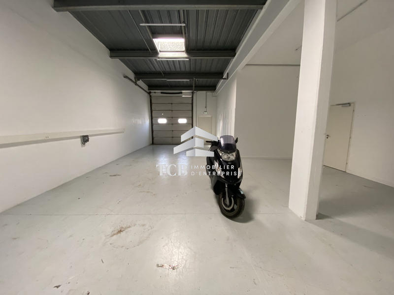 Local d'activités - 174 m²