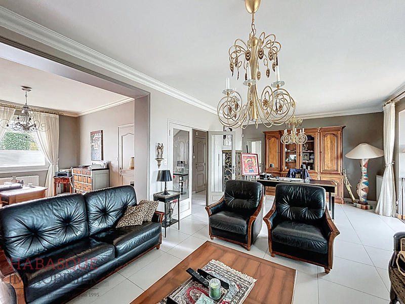 Maison - 180 m² - 8 pièces