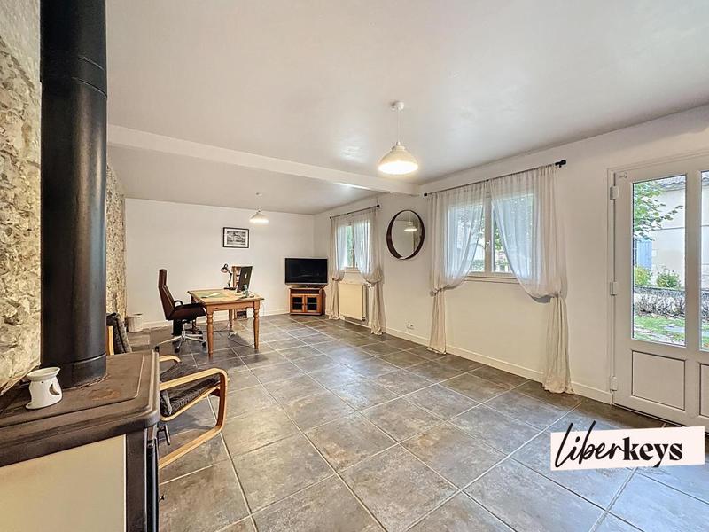 Propriété - 212 m² - 9 pièces