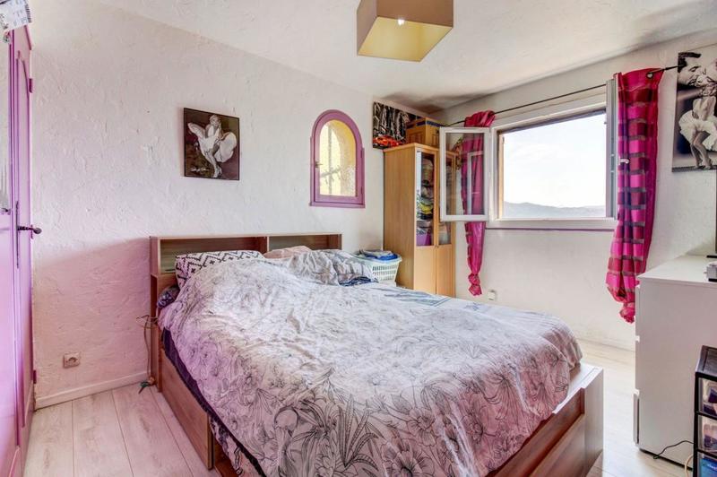 Propriété - 193 m² - 7 pièces