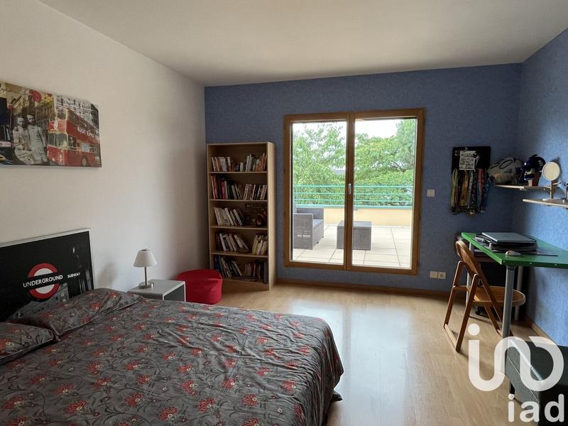 Maison - 237 m² - 8 pièces