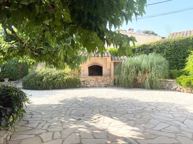 Propriété - 300 m² - 8 pièces