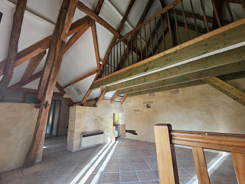 Maison - 2 135 m² - 52 pièces