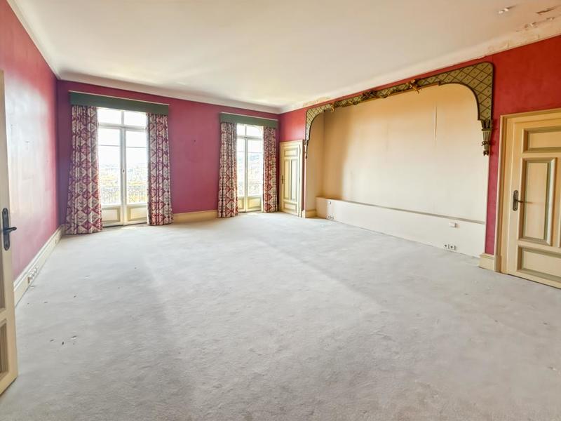 Appartement - 242 m² - 4 pièces