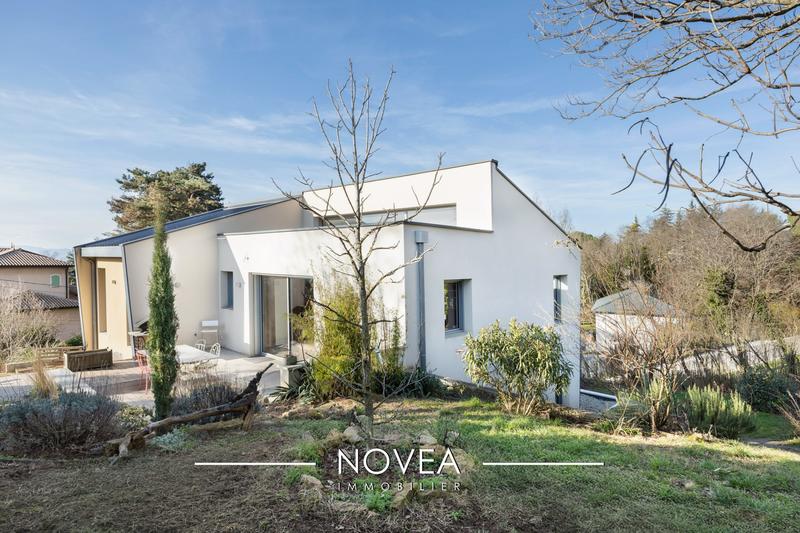 Maison contemporaine - 171 m² - 6 pièces
