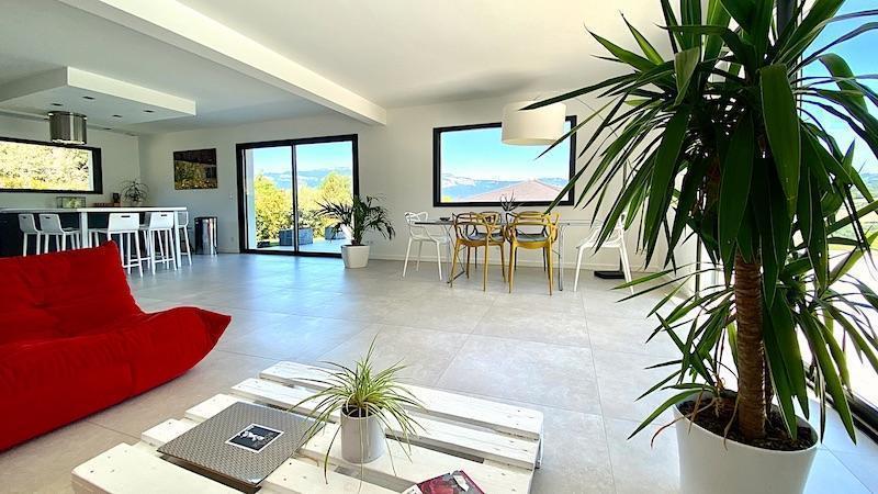 Maison - 144 m² - 5 pièces