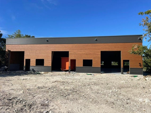 Maison - 550 m² - 4 pièces