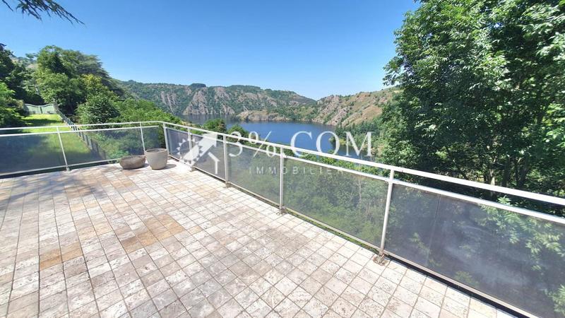 Propriété - 197 m² - 7 pièces