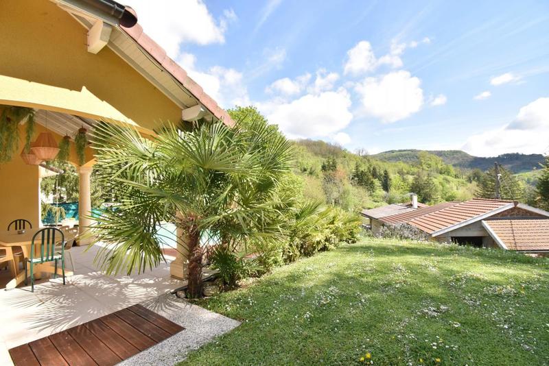 Villa - 240 m² - 6 pièces