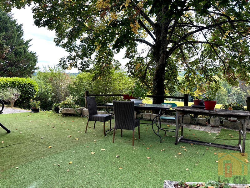 Maison - 200 m² - 6 pièces