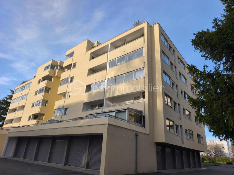 Appartement - 81 m² - 4 pièces