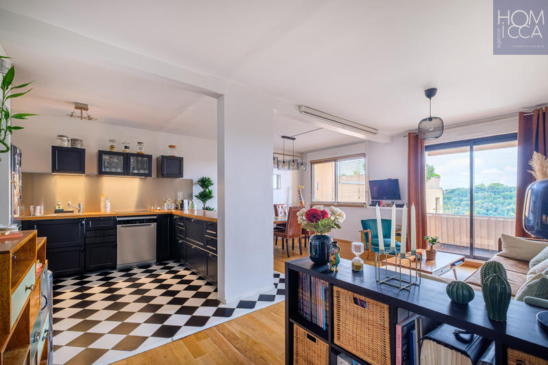 Appartement - 82 m² - 4 pièces