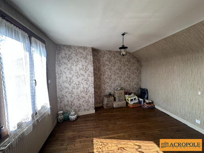 Maison - 101 m² - 6 pièces