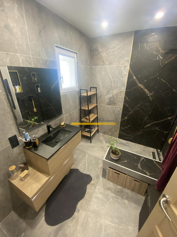 Maison - 174 m² - 6 pièces