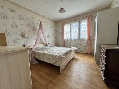 Maison - 94 m² - 5 pièces