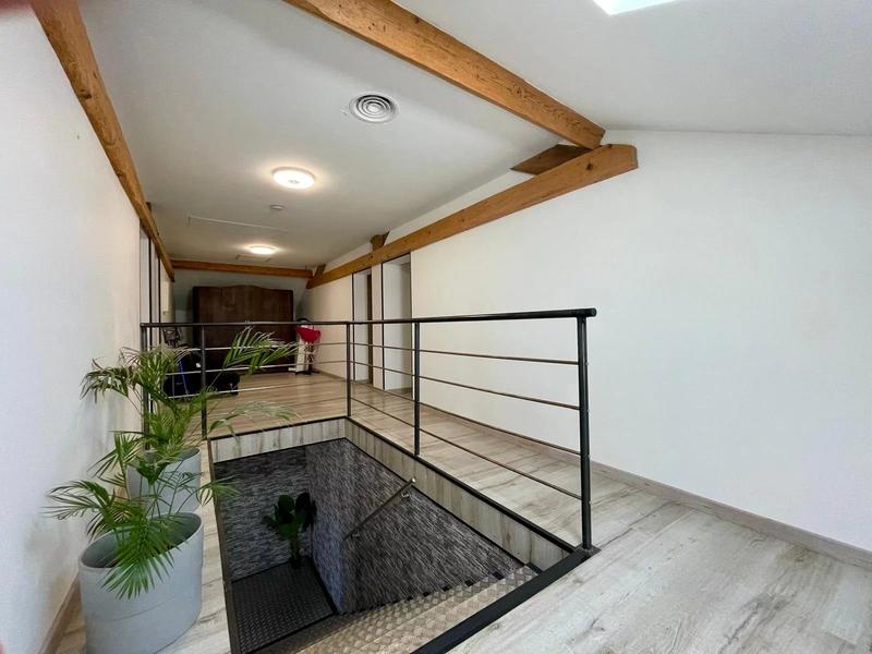 Maison - 298 m² - 8 pièces