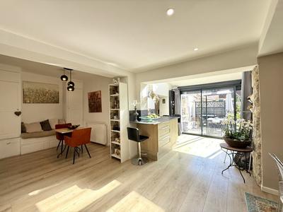 Maison de ville - 237 m² - 8 pièces