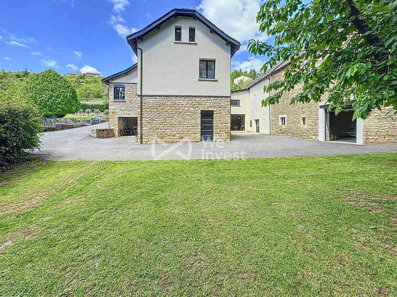 Maison - 274 m² - 9 pièces