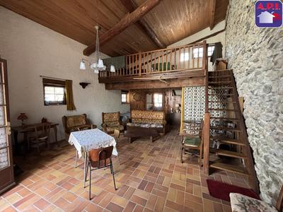 Maison - 177 m² - 8 pièces