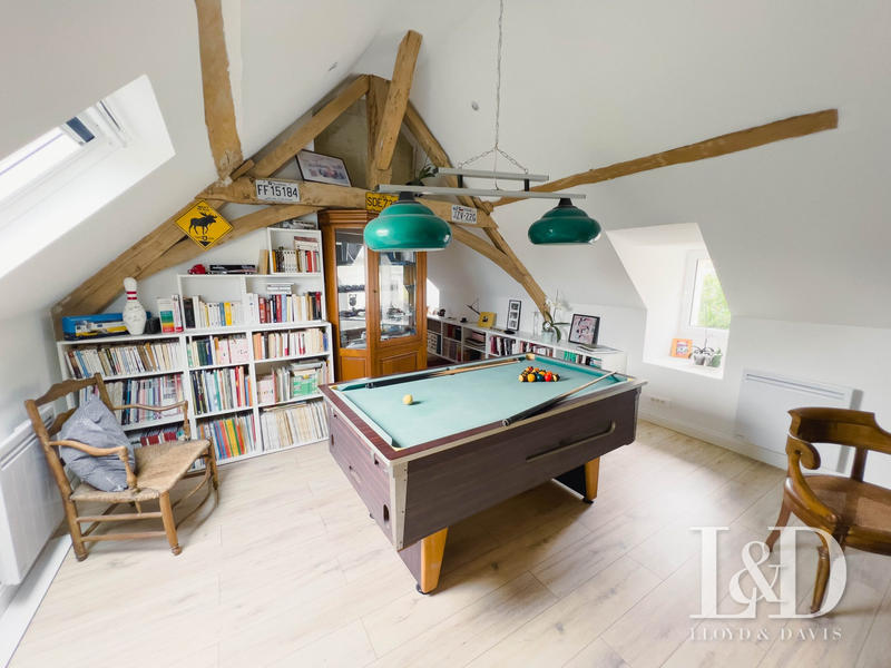 Maison - 205 m² - 12 pièces