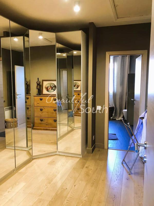 Maison - 200 m² - 6 pièces