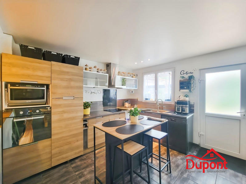 Maison - 215 m² - 9 pièces