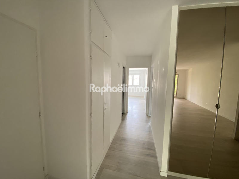 Appartement - 90 m² - 3 pièces