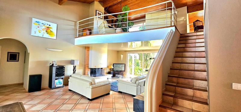 Maison - 181 m² - 7 pièces